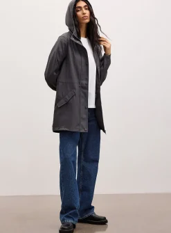 Adjustable-waist coated raincoat