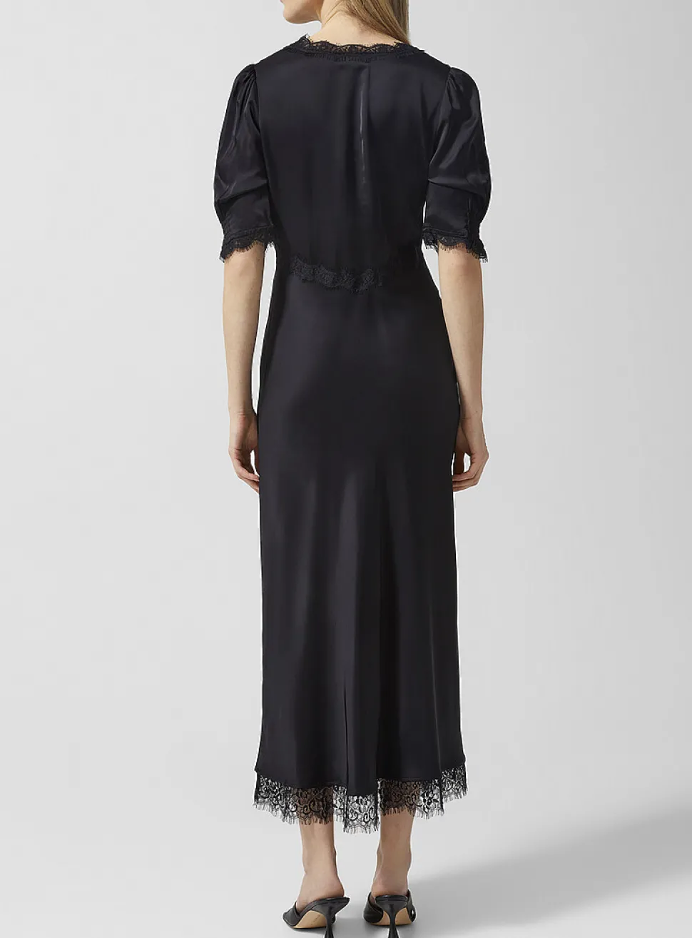 Annina satiny V-neck dress