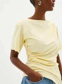 Asymmetrical hem pleated T-shirt