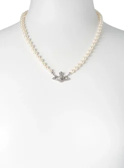Bas Relief pearly bead necklace