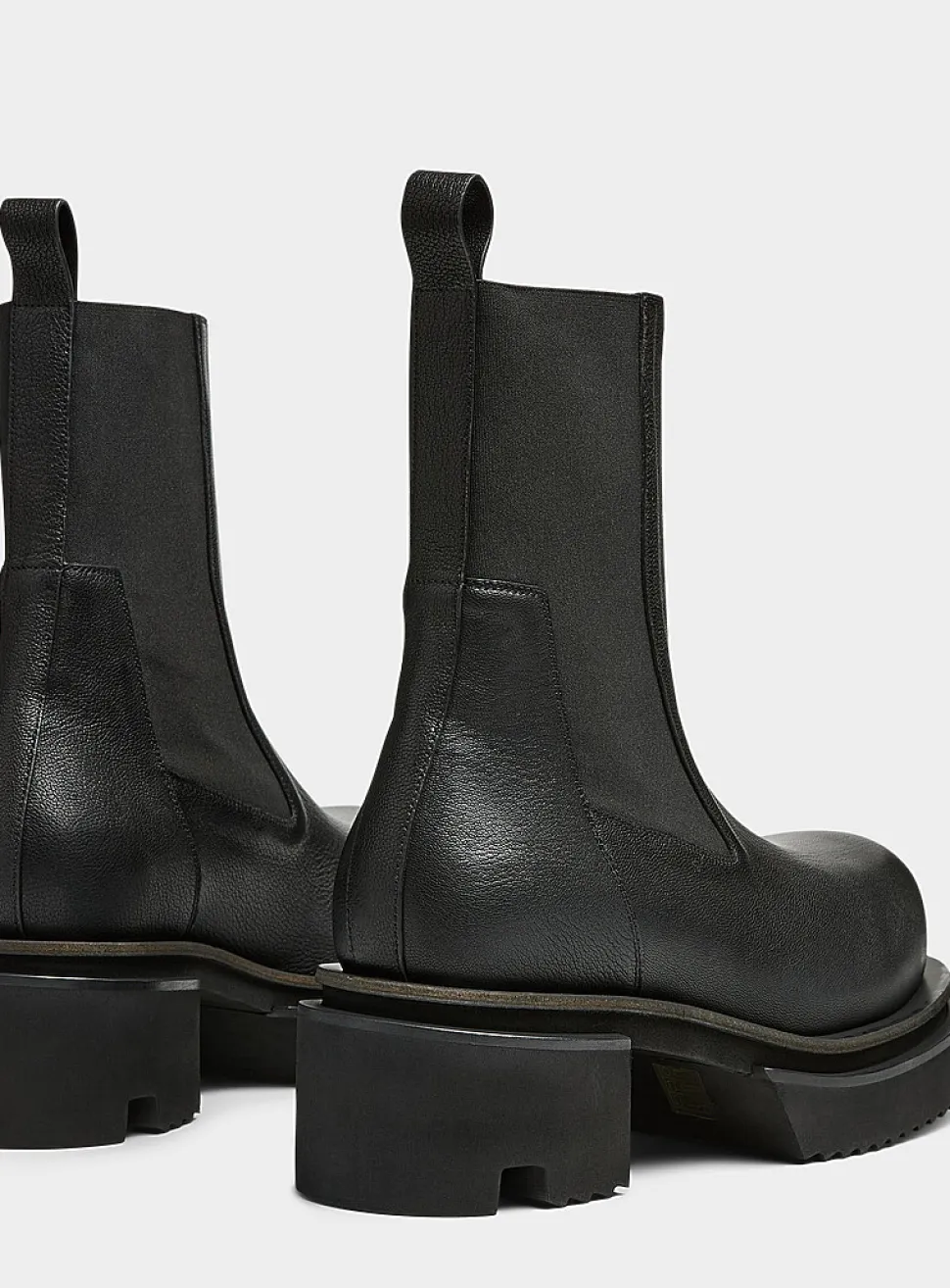 Beatle Bogun Chelsea pebbled leather boots