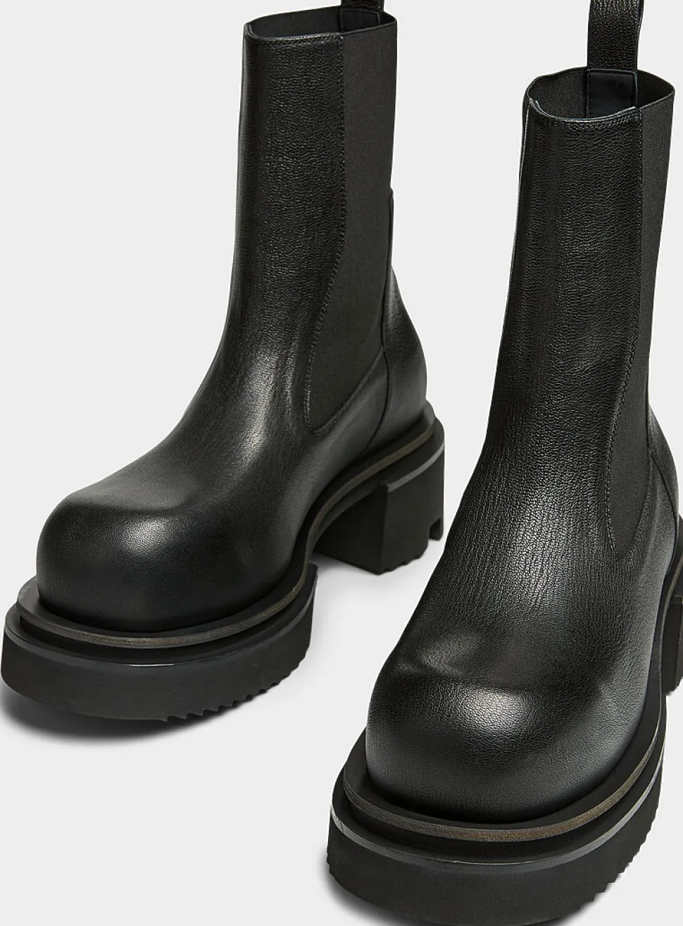 Beatle Bogun Chelsea pebbled leather boots