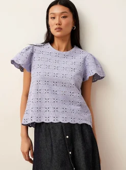 Broderie anglaise tee