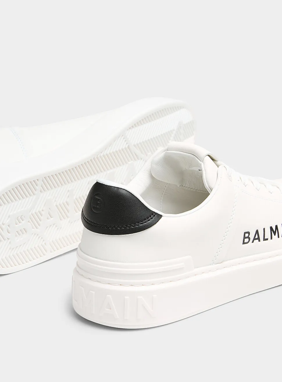 B-Short contrasting logo sneakers