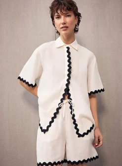Camule wavy piping short