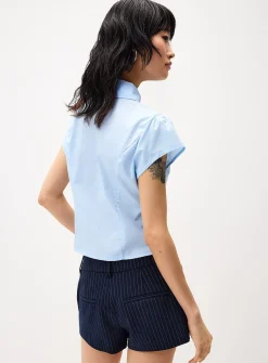 Cap-sleeve fitted shirt