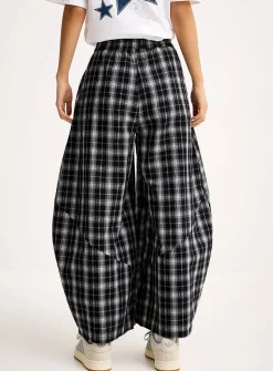 Checkered barrel-leg pant