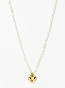 Clover pearl necklace