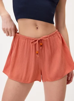 Crinkled elastic-waist mini short