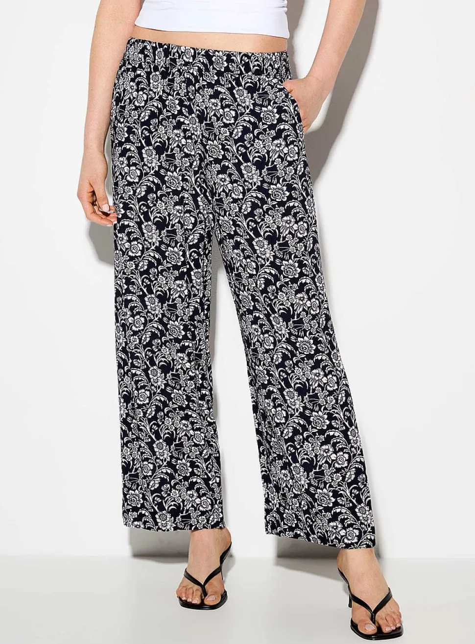 Crinkled texture cropped wide-leg pant