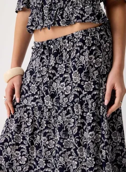Crinkled tiered maxi skirt