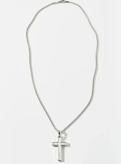 Cross pendant necklace