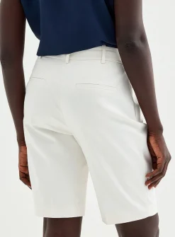 Dense pleated Bermuda short
