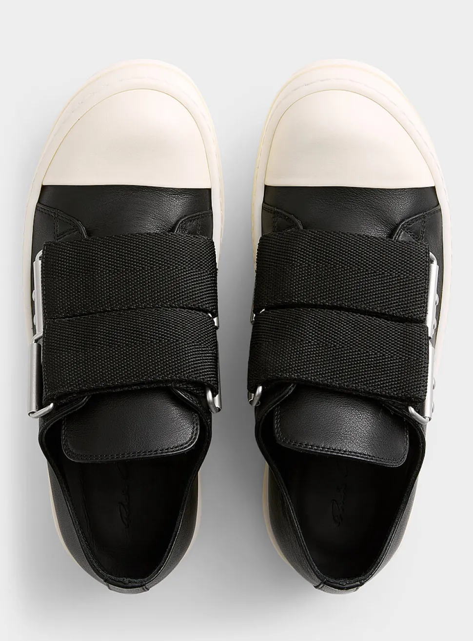 Double-strap low-top leather sneakers