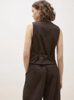 Dressy vest with small buttons