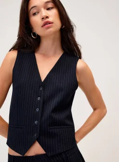 Dressy vest with small buttons