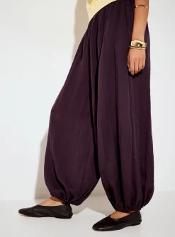 Elastic-ankle loose barrel-leg pant