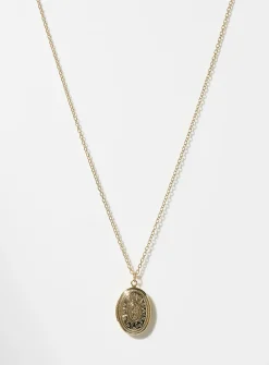 Engraved oval medallion chain