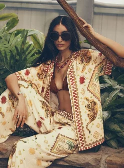 Exotic print notch collar shirt