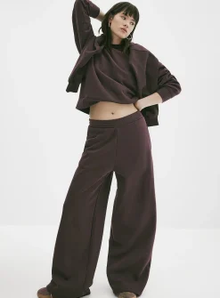 Extra-wide fleece pant