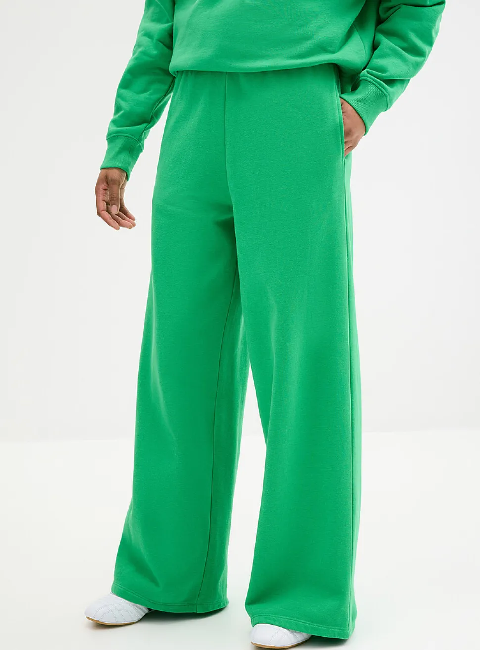 Extra-wide fleece pant