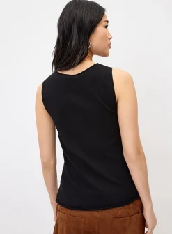 Fine knit buttoned sweater vest