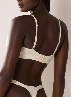 Fine ribbing high-cut thong