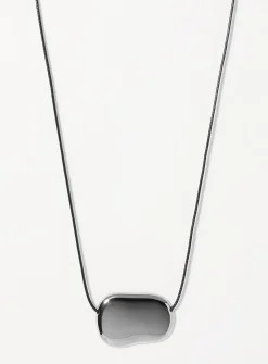 Flat metallic medallion rope necklace