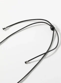 Flat metallic medallion rope necklace