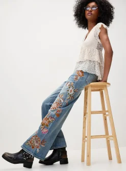 Floral embroidery straight-leg jean