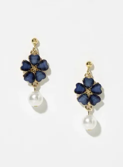 Flower and pearl earrings