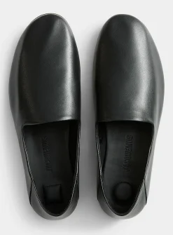 Foldable black leather flats