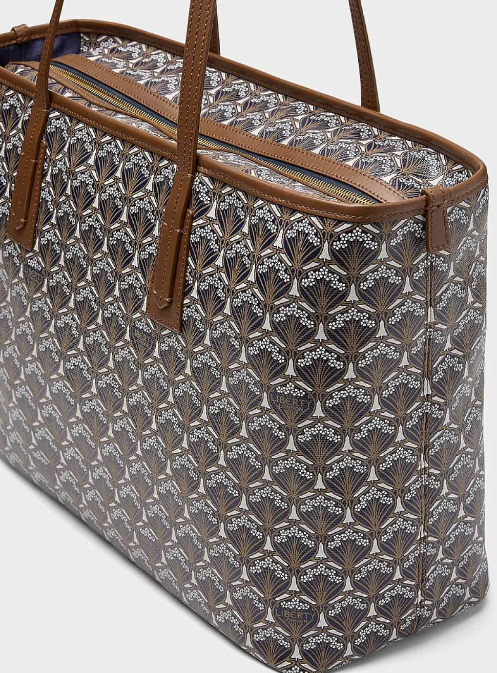 Iphis Malborough tote bag