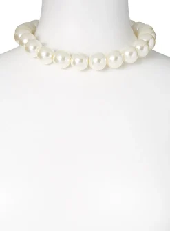 Jumbo pearl necklace