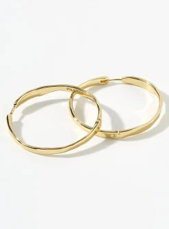 Large wavy hoops