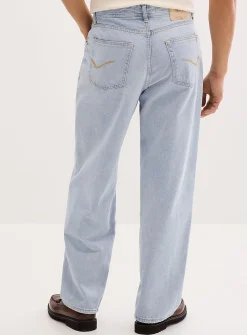 Light blue bleached jean