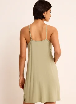 Light V-neck nightie