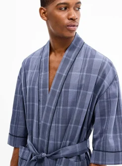 Lightweight check robe