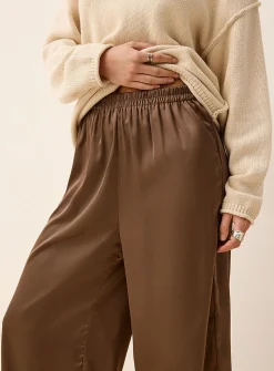 Lightweight satin wide-leg pant
