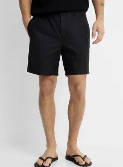 Lightweight weave Bermudas