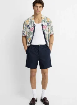 Lightweight weave Bermudas
