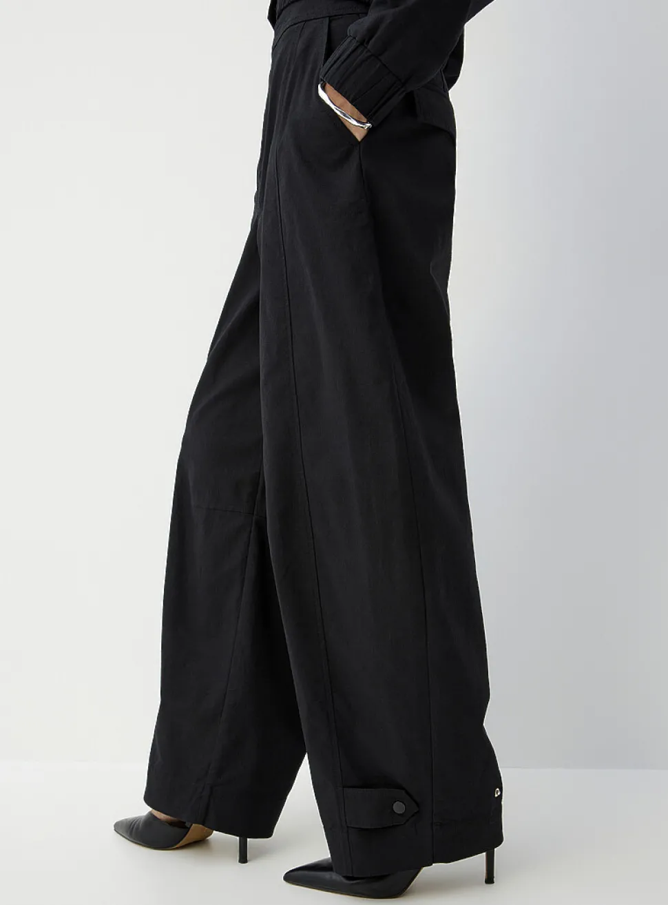 Linen-blend barrel-leg pant