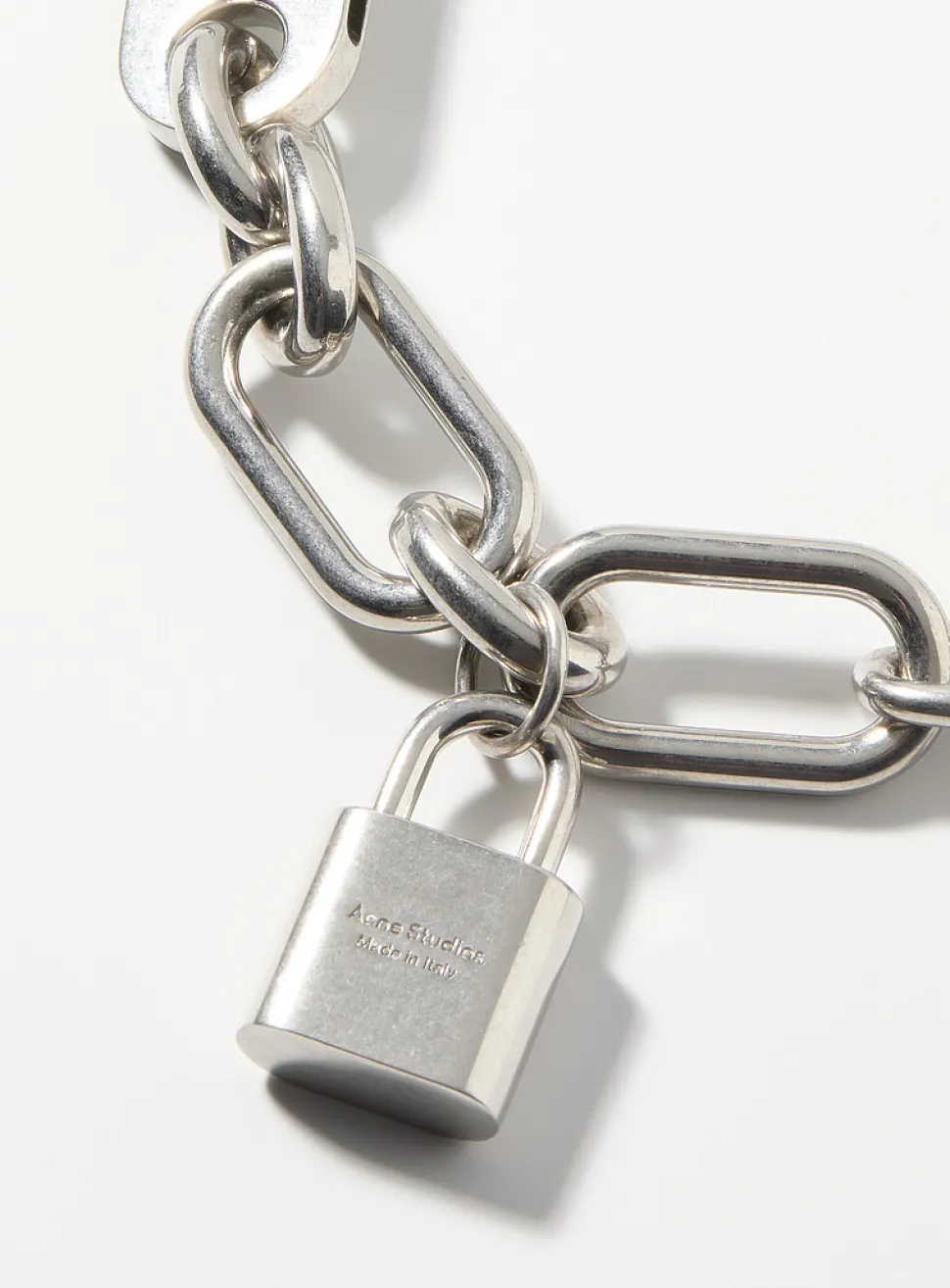 Lock and chain choker