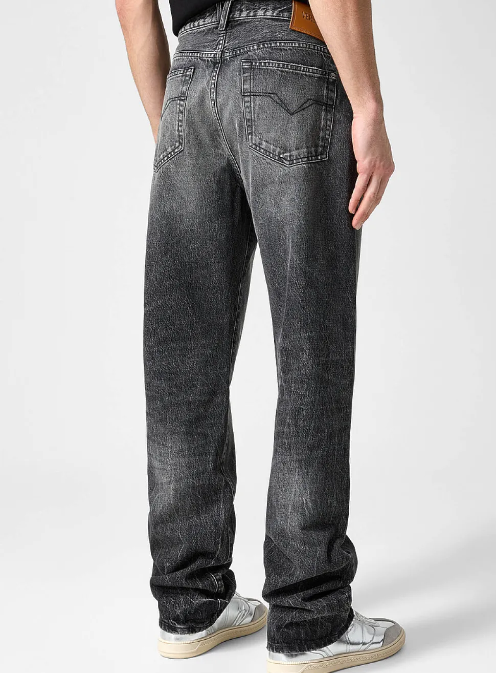 Logo medallion faded black jean