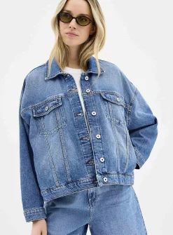 Loose denim jacket