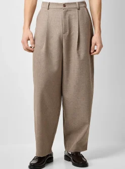 Micro-check pleated barrel pant