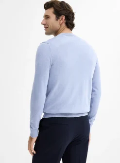 Minimalist crew-neck sweater