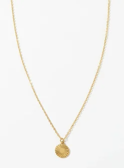 Minimalist medallion chain