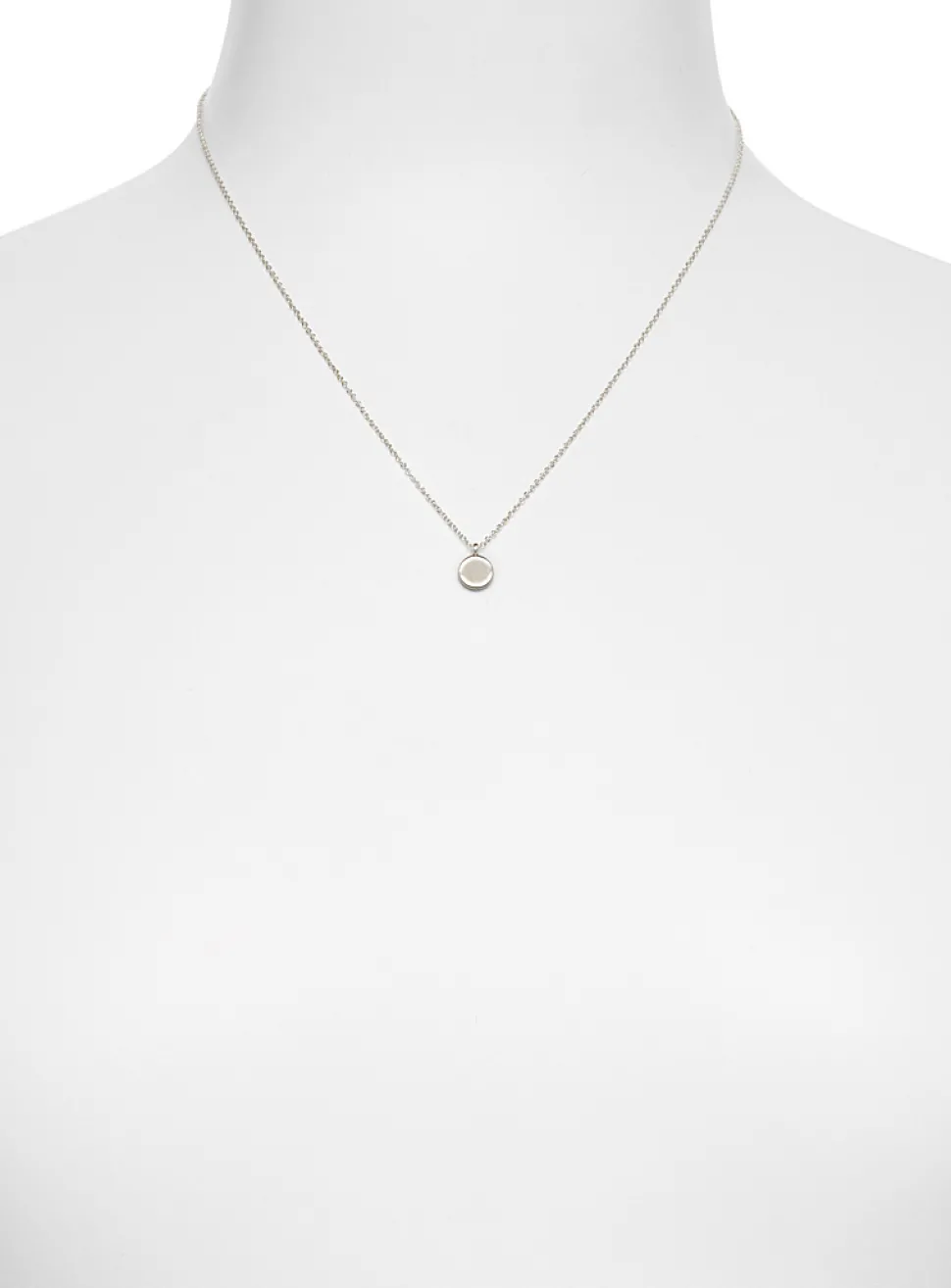 Minimalist pendant necklace