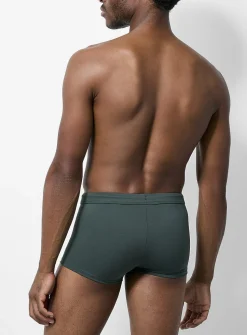 Monochrome fitted swim trunk